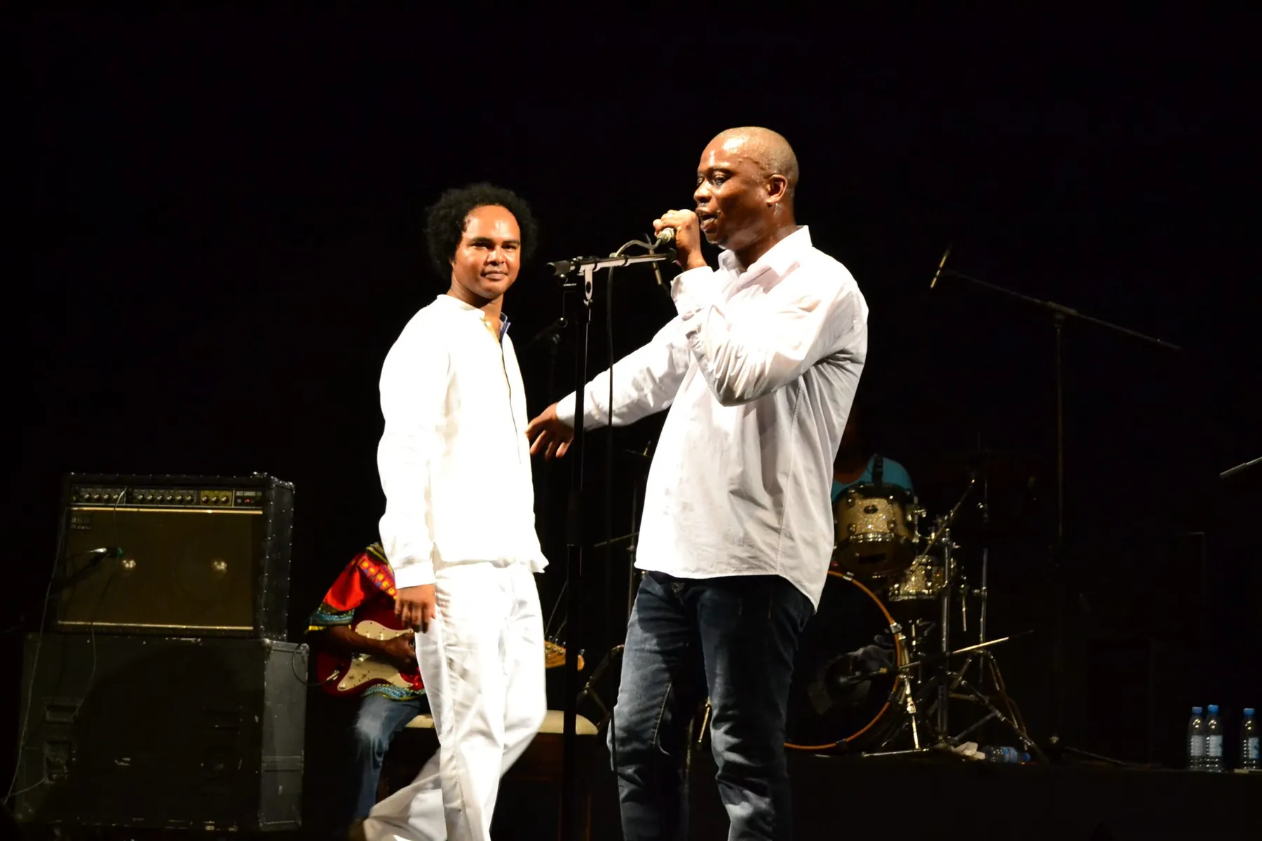 Dino Miranda on stage with a guest vocalist